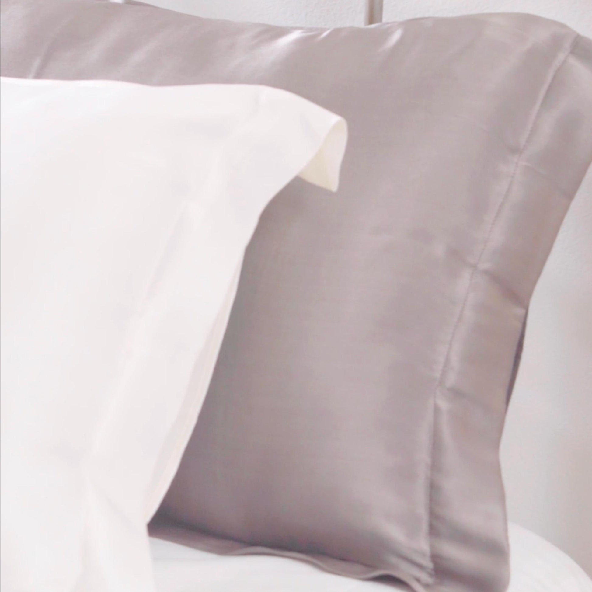 Mulberry Silk Pillowcase (Anti-Split-Ends) - Ahé Naturals