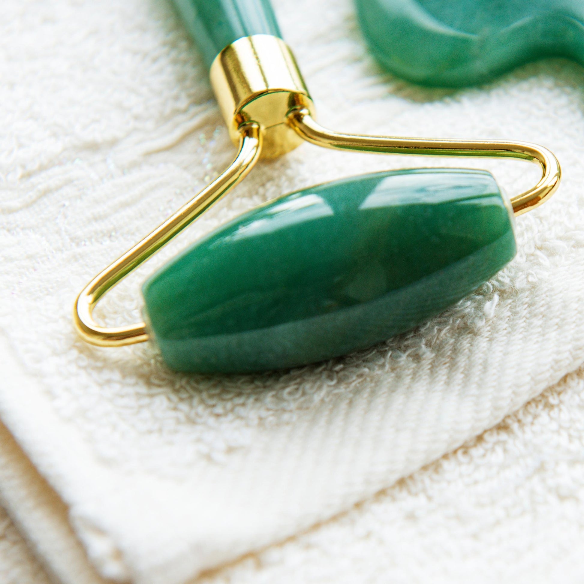 Jade Facial Roller - Ahé Naturals