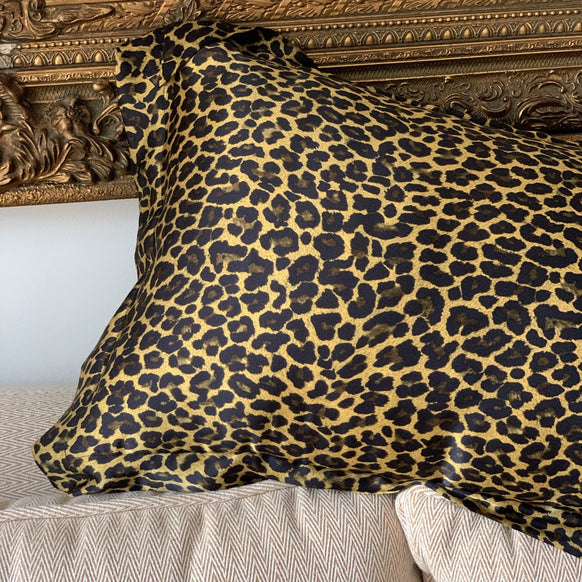 Mulberry Silk Pillowcase (Anti-Split-Ends) Leopard Print - Ahé Naturals