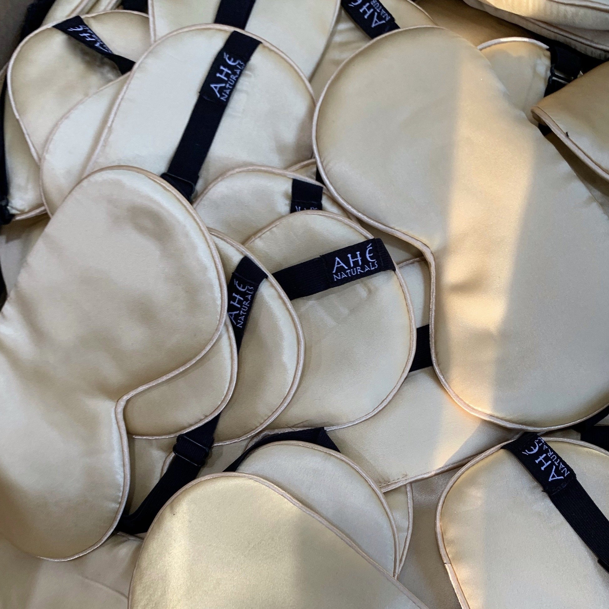 Mulberry Silk Sleep Mask - Ahé Naturals